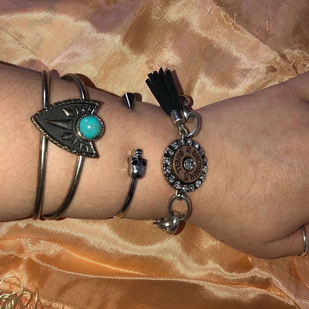 Jewelry bundle - Picture 2 of 2
